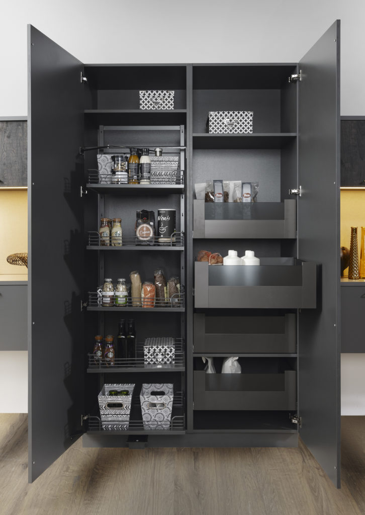 Armario columna con almacenaje