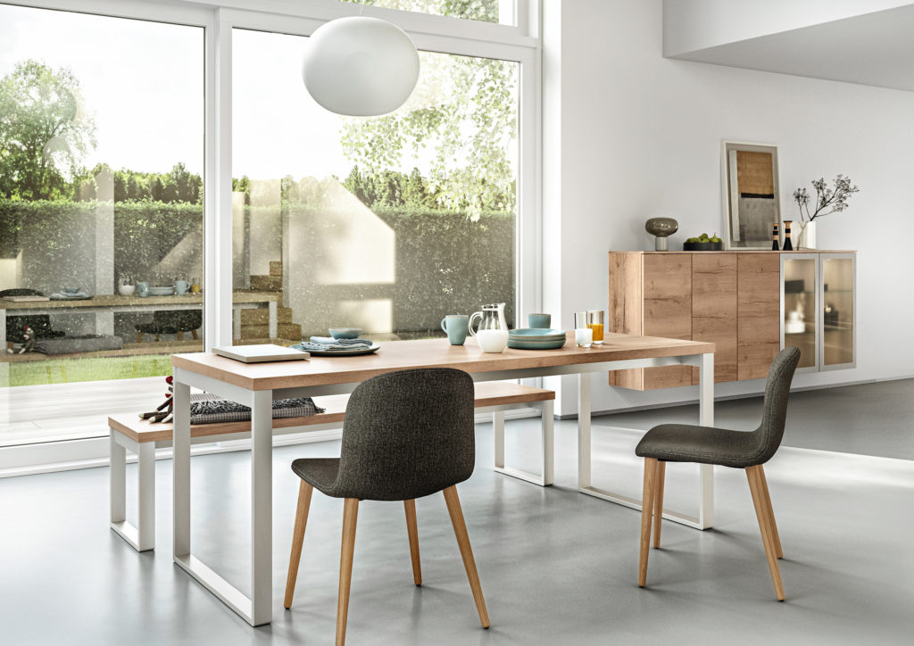 Mesa de comedor con banco para comer